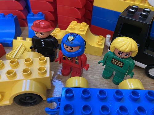 LEGO Duplo Vintage 3.2KGs Bricks Figures and Vehicles Bundle - Picture 3 of 8