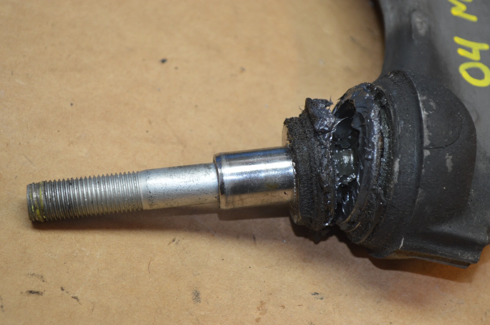 2004 M138 MASERATI GT COUPE  REAR RIGHT PASSENGER SIDE V BALL JOINT CONTROL ARM