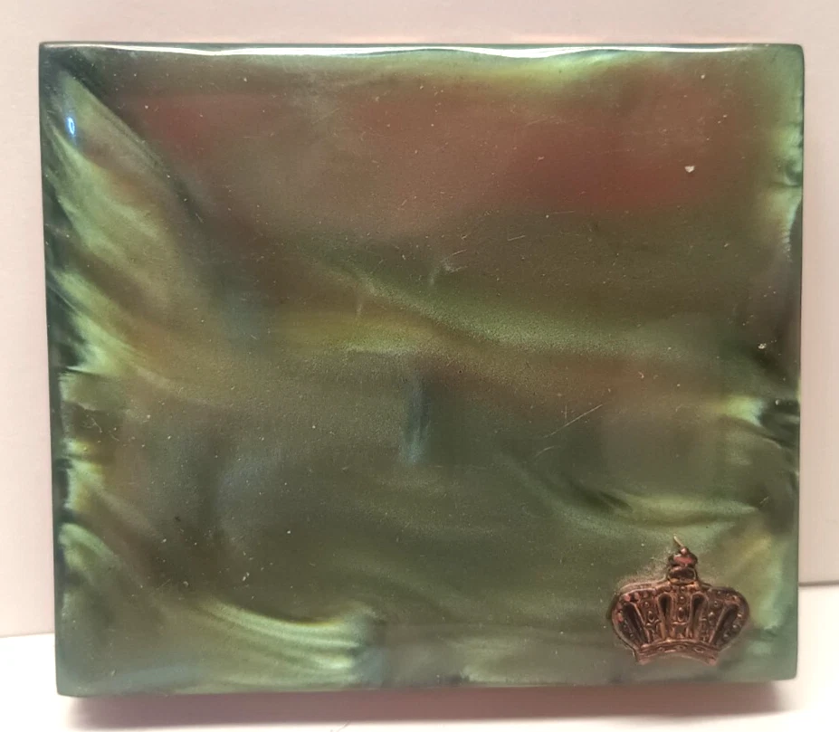 Awesome Metallic Green Crown Tri-fold Pocket Mirror Compact - Image 2 of 4