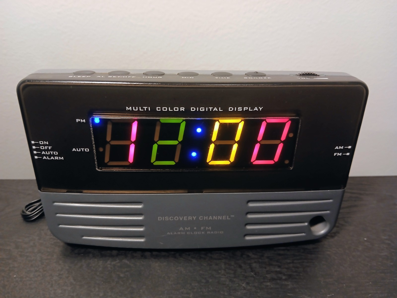 Discovery Channel Dc 1 Multicolor Big Numbers AM/FM Radio Digital Alarm Clock