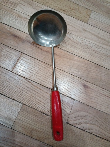 Mestolo manico legno rosso vintage A&J arredamento casale rustico - Foto 1 di 8