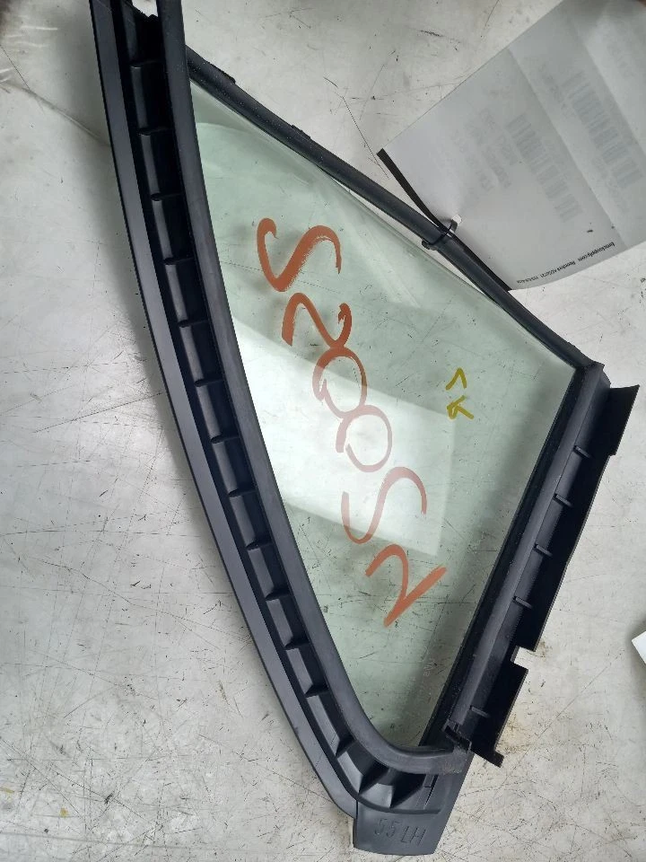 07-12 TOYOTA YARIS S CONDUCTOR TRASERO PUERTA IZQUIERDA VENTILACIÓN CRISTAL Foto 4 de 4