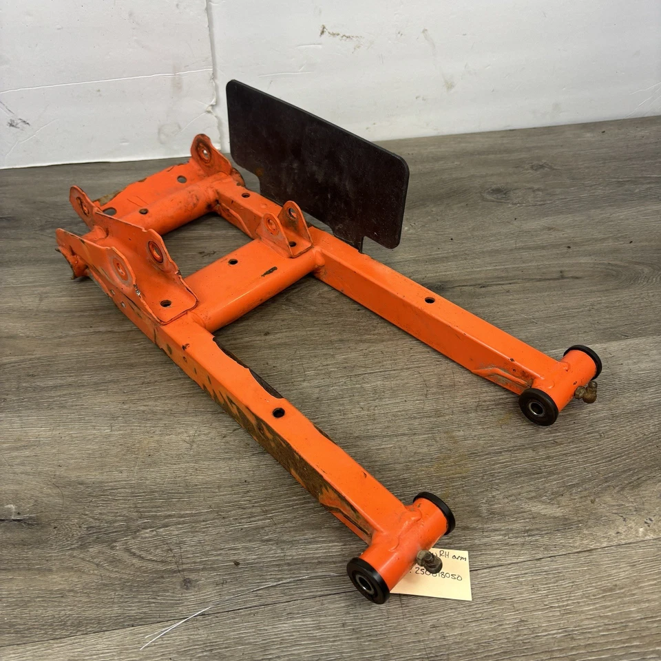 2013 Polaris RZR 800 S Rear Lower Right A Arm 1018218-589 5438639-070 - Image 3 of 4