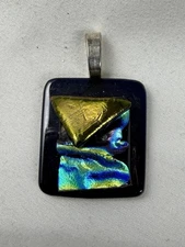 Fashion Jewelry Hanging Contemporary Iridescent Pendant Silver Tone