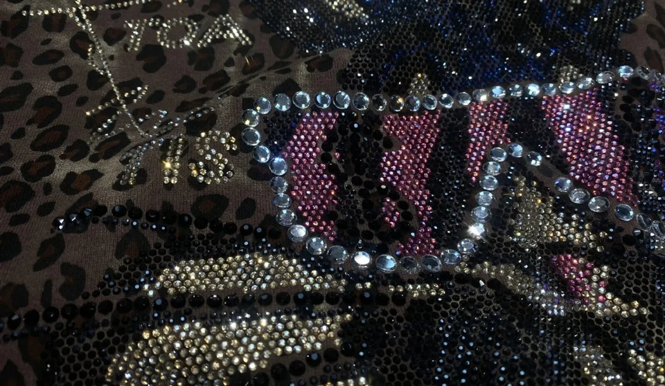 Nueva sudadera con capucha de moda con diamantes de imitación de conejo de diamantes de lujo para mujer de alta calidad Foto 4 de 4