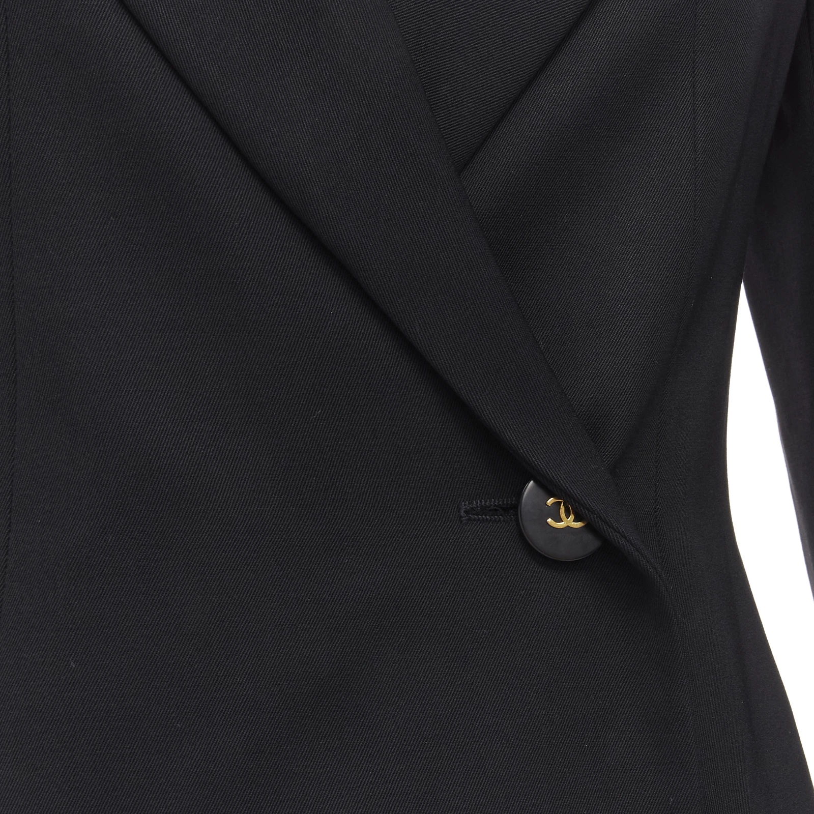 Blazer CHANEL 94A vintage nero lana oro bottoni CC fodera monogramma FR34 XS