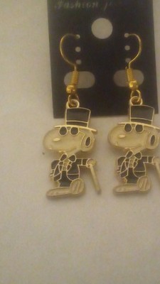Peanuts Snoopy Shape Gold Black Metal Dangle Drop Hook Earrings Cartoon Theme