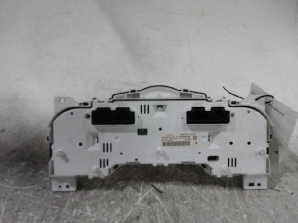 2011 Dodge Nitro Speedometer Gauge OEM 05172962AB Used, Scratches on Faceplate Foto 2 de 4