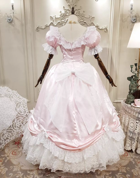 Vintage Pink Wedding Dresses Short Sleeves Bowed Lace Applique