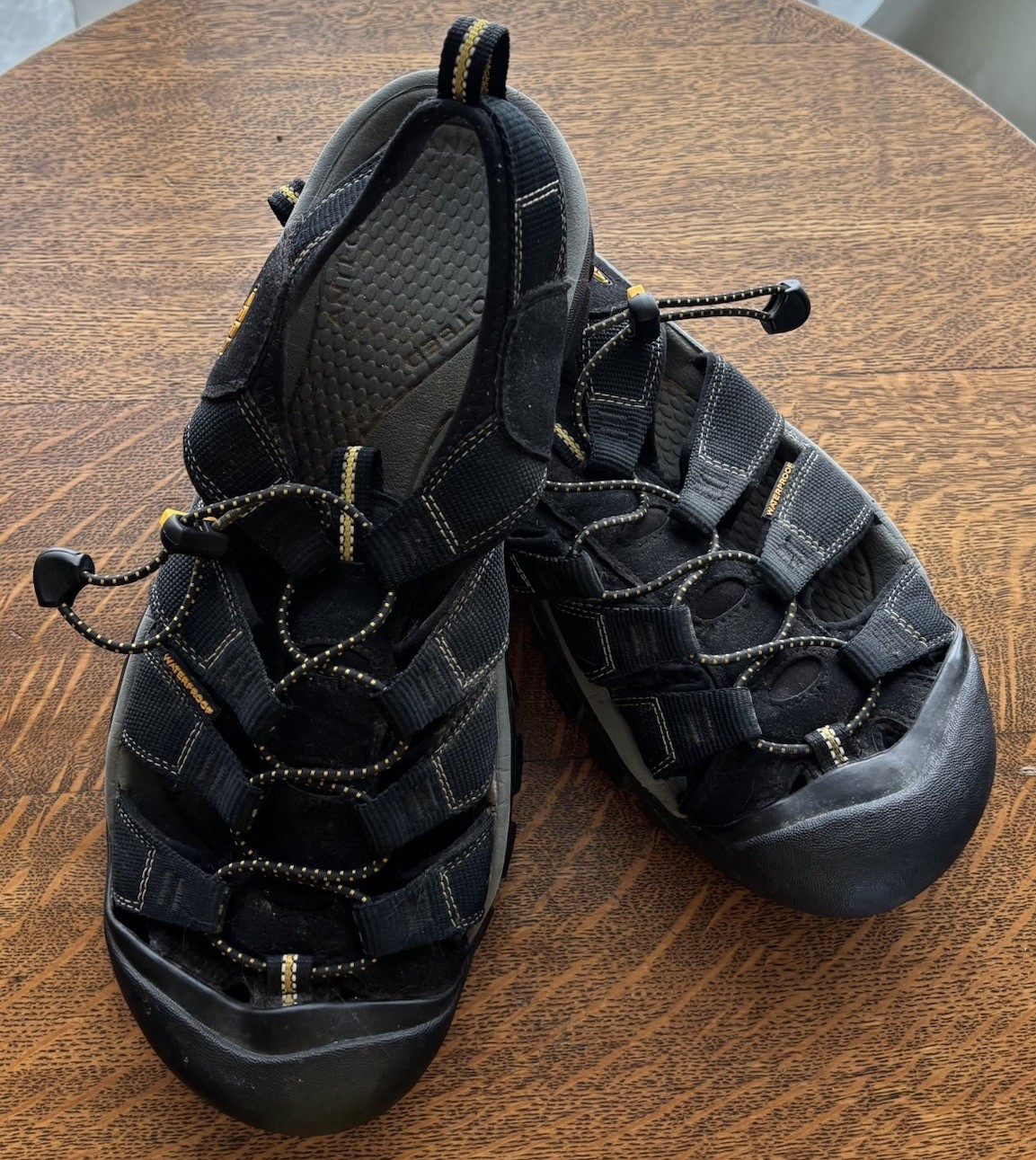 Keen Hybrid Newport H2 sandalo acqua punta chiusa nero grigio e giallo taglia 12