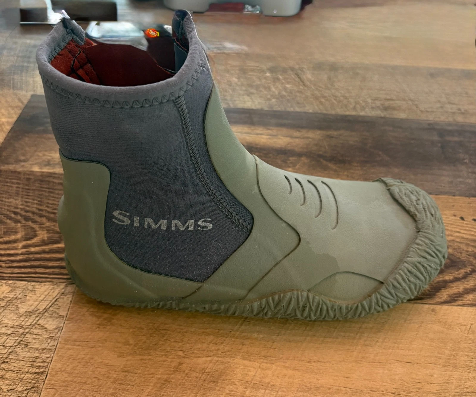 Simms flats wading boots size 10
Opens in a new window or tab