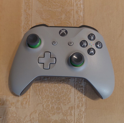 Microsoft Xbox One Special Edition Wireless Controller Model 1708 Gray/Green