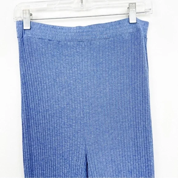 Pantalón de salón acanalado acampanado Alix NYC Delancy azul lavanda campana talla M Foto 4 de 4