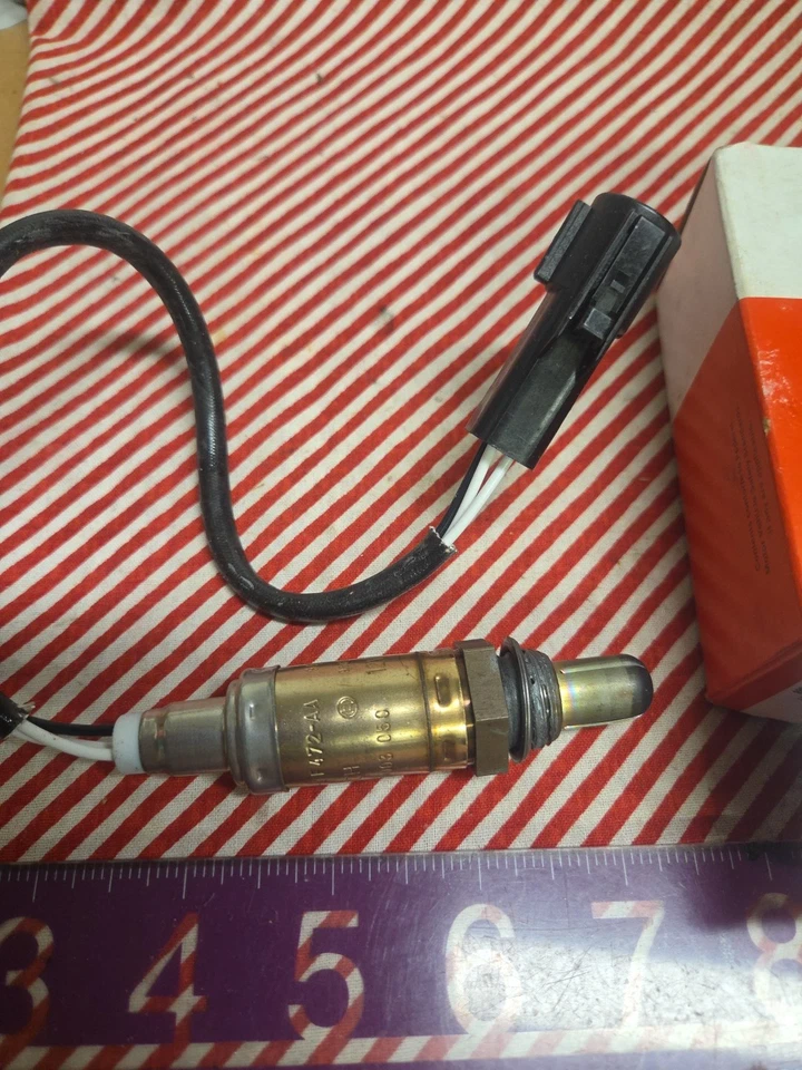 PROBE-ESCORT- 1987-1992 OEM E7TZ-9F472-A = BOSCH-0258003042--Sensor de oxígeno Foto 2 de 4
