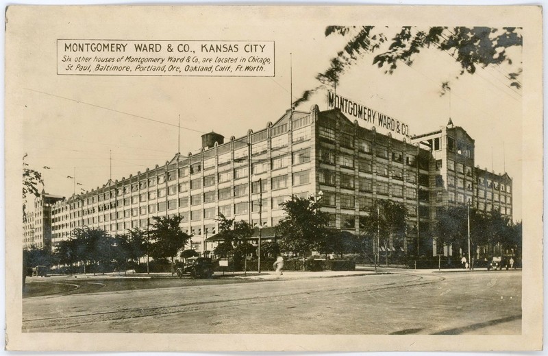 Vintage 1927 Adv RPPC Montgomery Ward Co. w Rooftop Scaffold Sign Kansas City MO