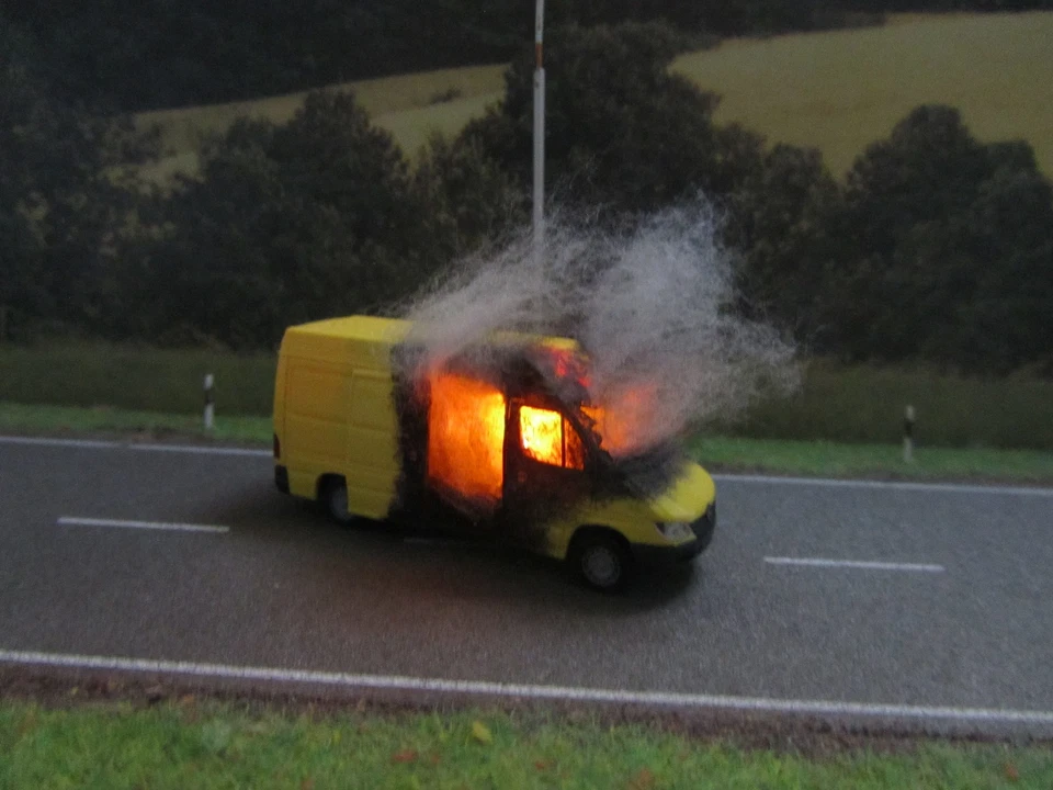 Mercedes Sprinter Vollbrand 1:87 H0 LED 12V-16V Feuer Laser Cut Unfall Polizei