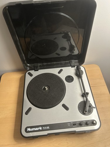 Numark PT01 Portable Turntable FOR PARTS