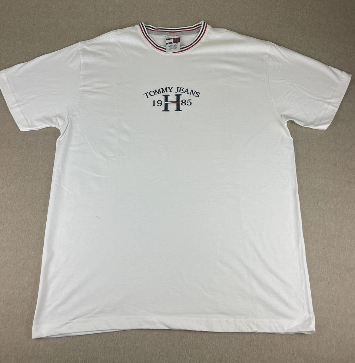 Tommy jeans on sale 90s tee
