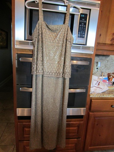 Vestido Onyx Nite de Wendye Chaitin con Chaqueta Talla 18 Color Dorado - Imagen 2 de 7