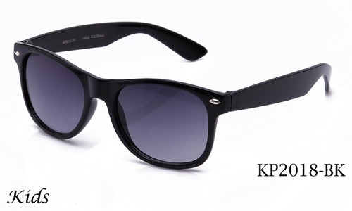 Kids Sunglasses Black Frame Classic Retro Eyewear Boys Girls Lead Free UV 100% - Picture 2 of 4