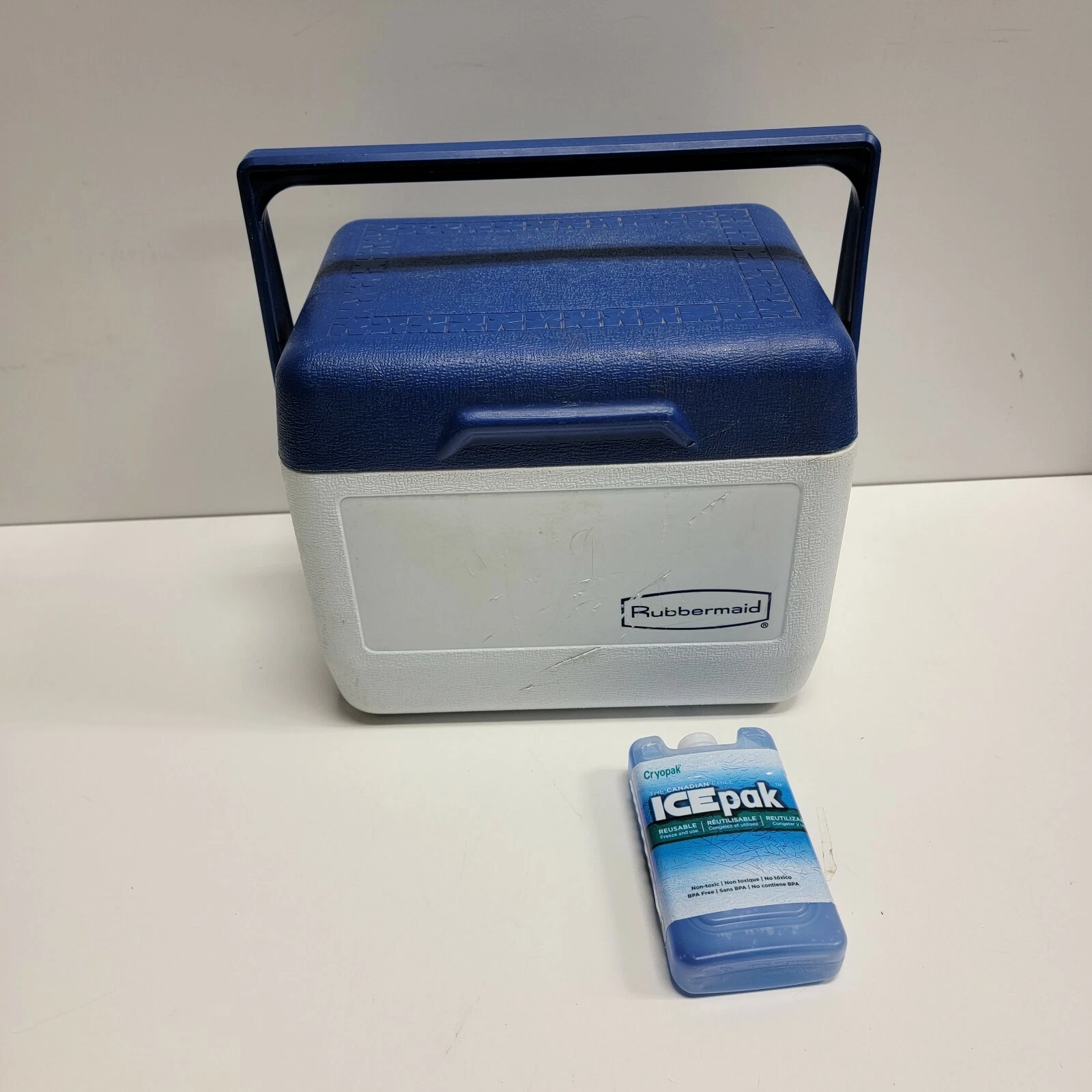 Rubbermaid GOTT Sport Cooler 6 Tote Work Break Lunch Box Ice Chest Blue Color