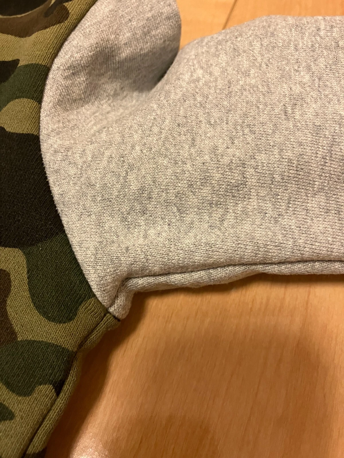 A BATHING APE (BAPE) Giacca bambino A Bathing Ape Isetan Bape cappuccio 110 mimetica grigio cotone