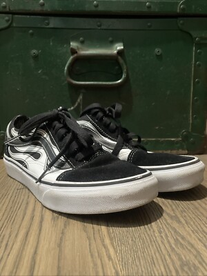 Size 5 - VANS Old Skool Flame - Black White