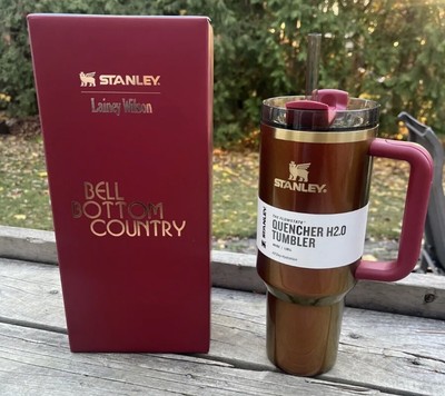 Stanley x Lainey Wilson Country Gold Quencher Tumbler H2.0 40OZ In Hand x1