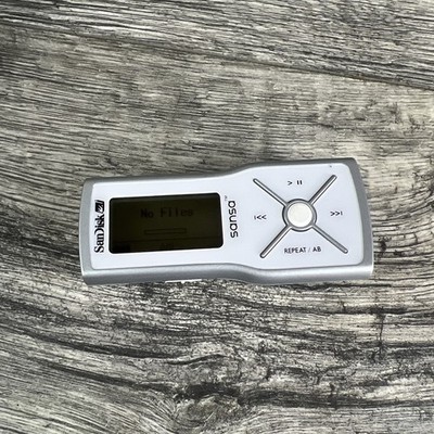 SANDISK Sansa M240 Digital Media MP3 Player 1GB Silver Works Great