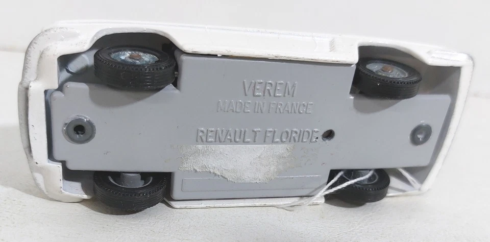 12140 VEREM 1/43 - Renault Floride - Immagine 3 di 4