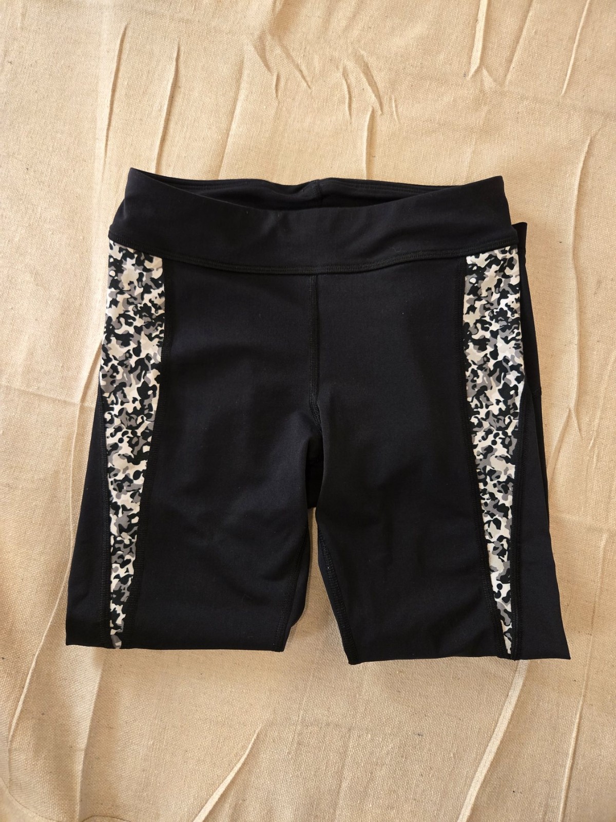 Under Armour Athletic Capri Leggings Women Black Camo