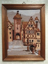 Gobelin Stickbild "Dorf-Idylle",  sehr feine Stickerei im Holzrahmen  -  Vintage