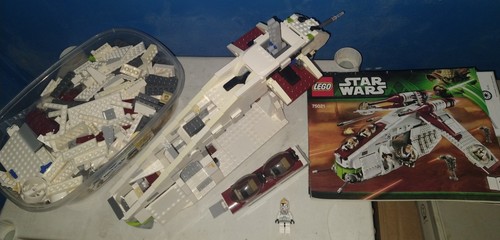 LEGO Star Wars Republic Gunship 75021 Incomplete W/Instructions/Stickers Read!