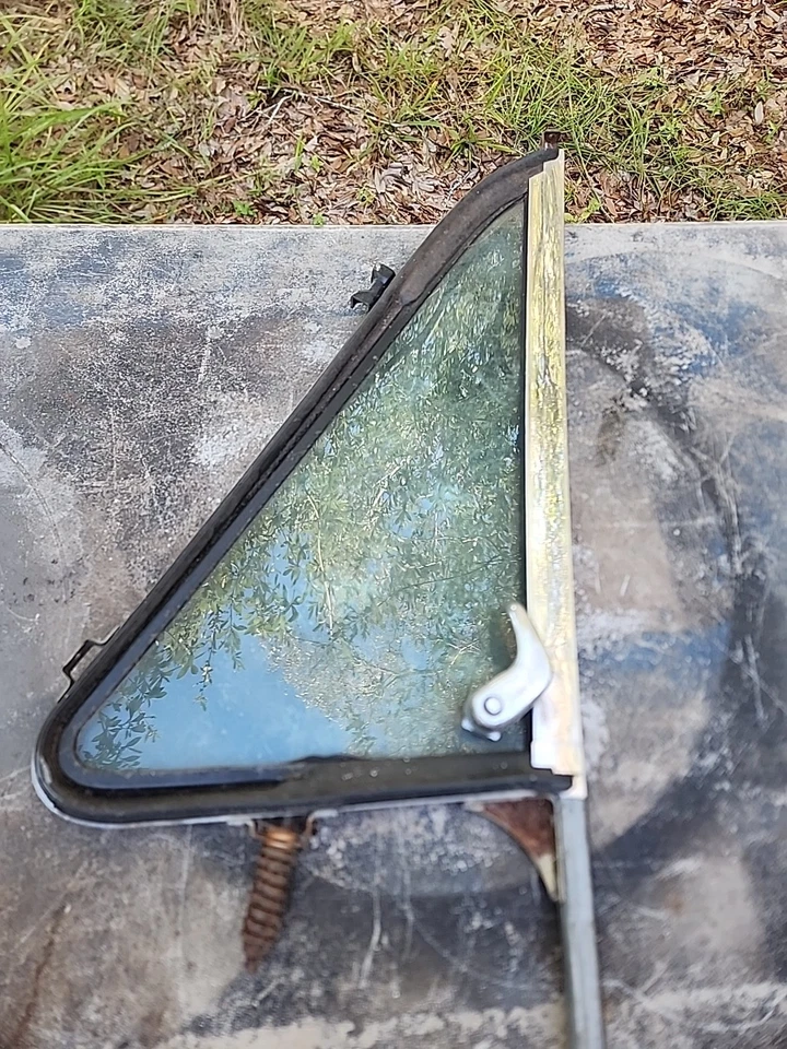 1971 95 Chevrolet G Series vent glass RH passenger wing window G10 G20 G30 Van  Foto 3 de 4