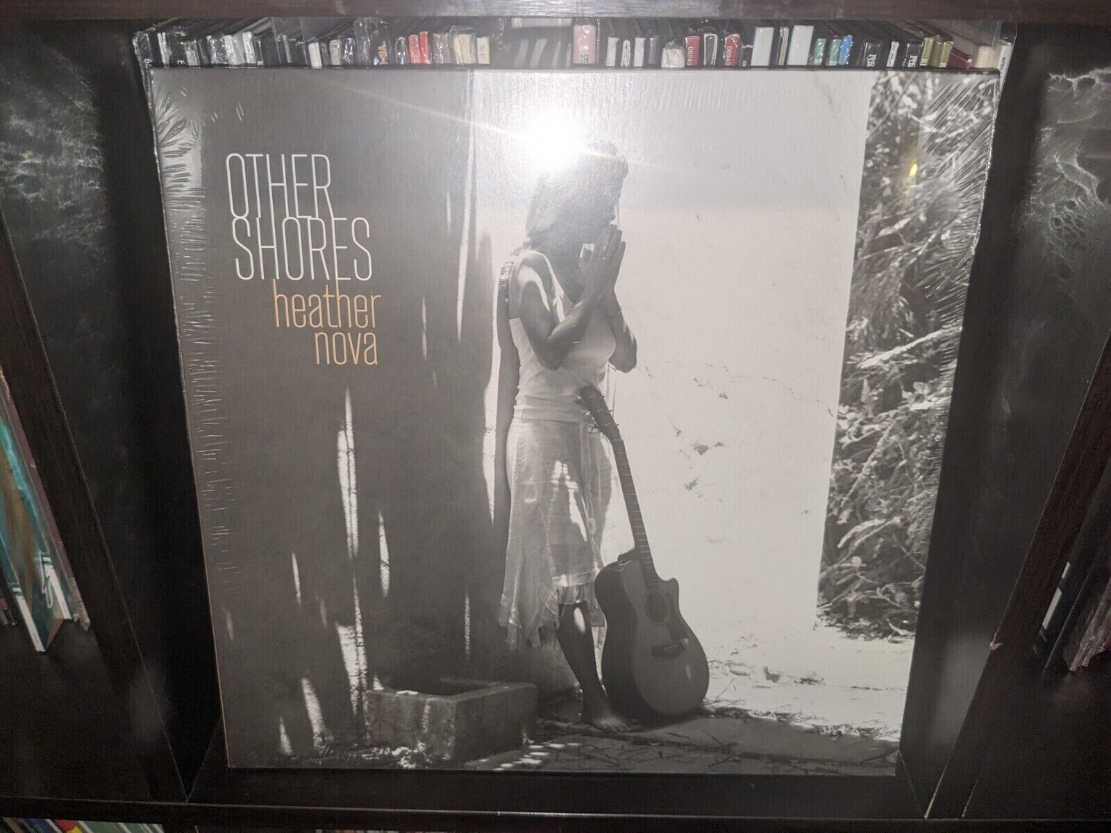 Heather Nova - OTHER SHORES - Виниловая пластинка ОРАНЖЕВОГО цвета - НОВАЯ И ЗАПЕЧАТАННАЯ!!