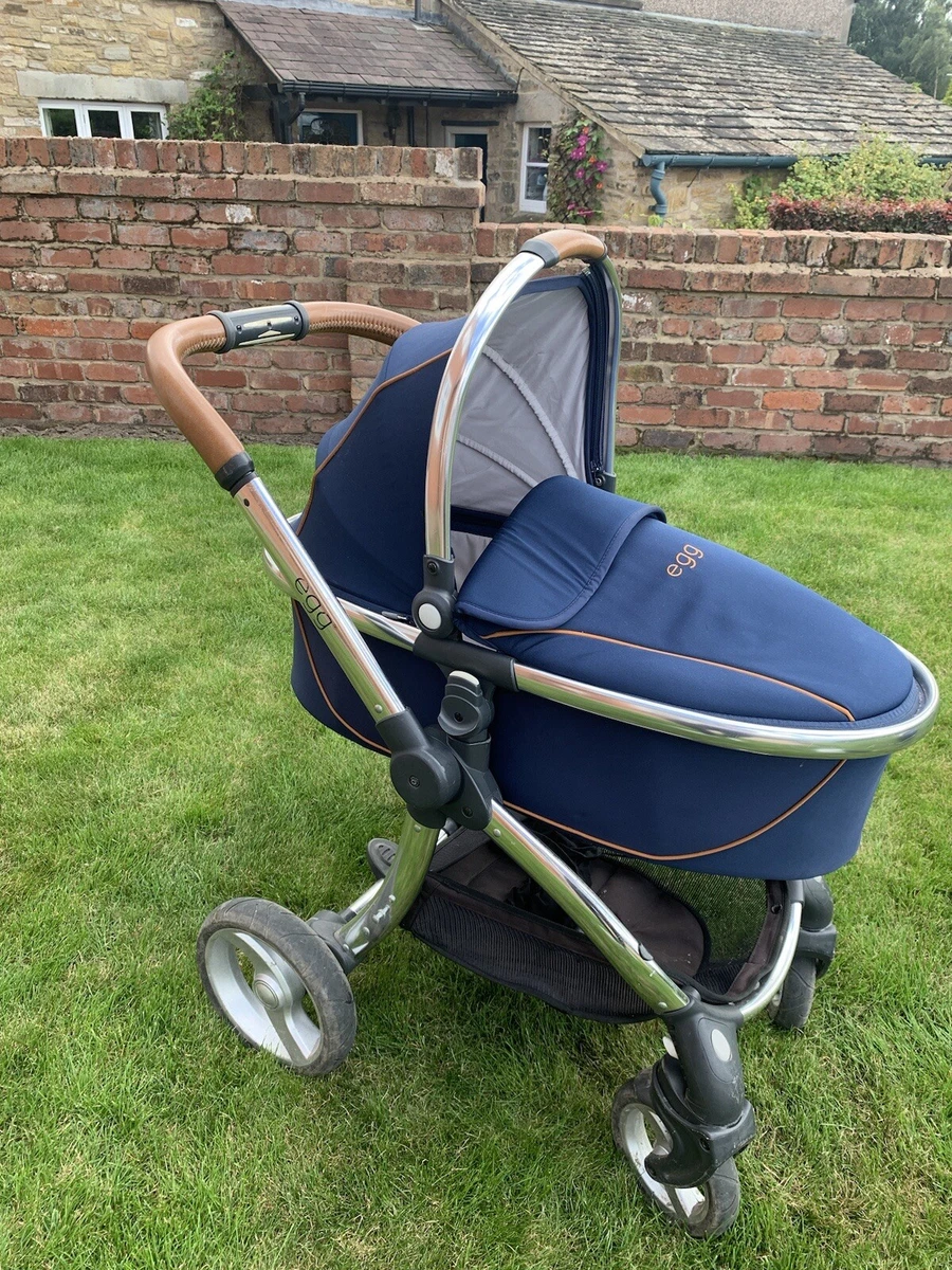 Egg pram Navy and tan