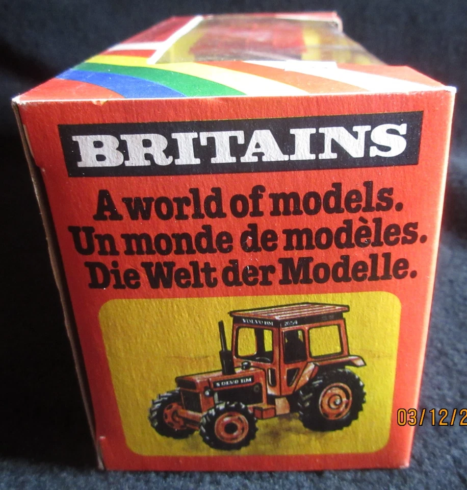 Vintage Britains Volvo BM 2654 Tractor Farm Toy 9521 1:32 scale New in Box - Image 3 of 4