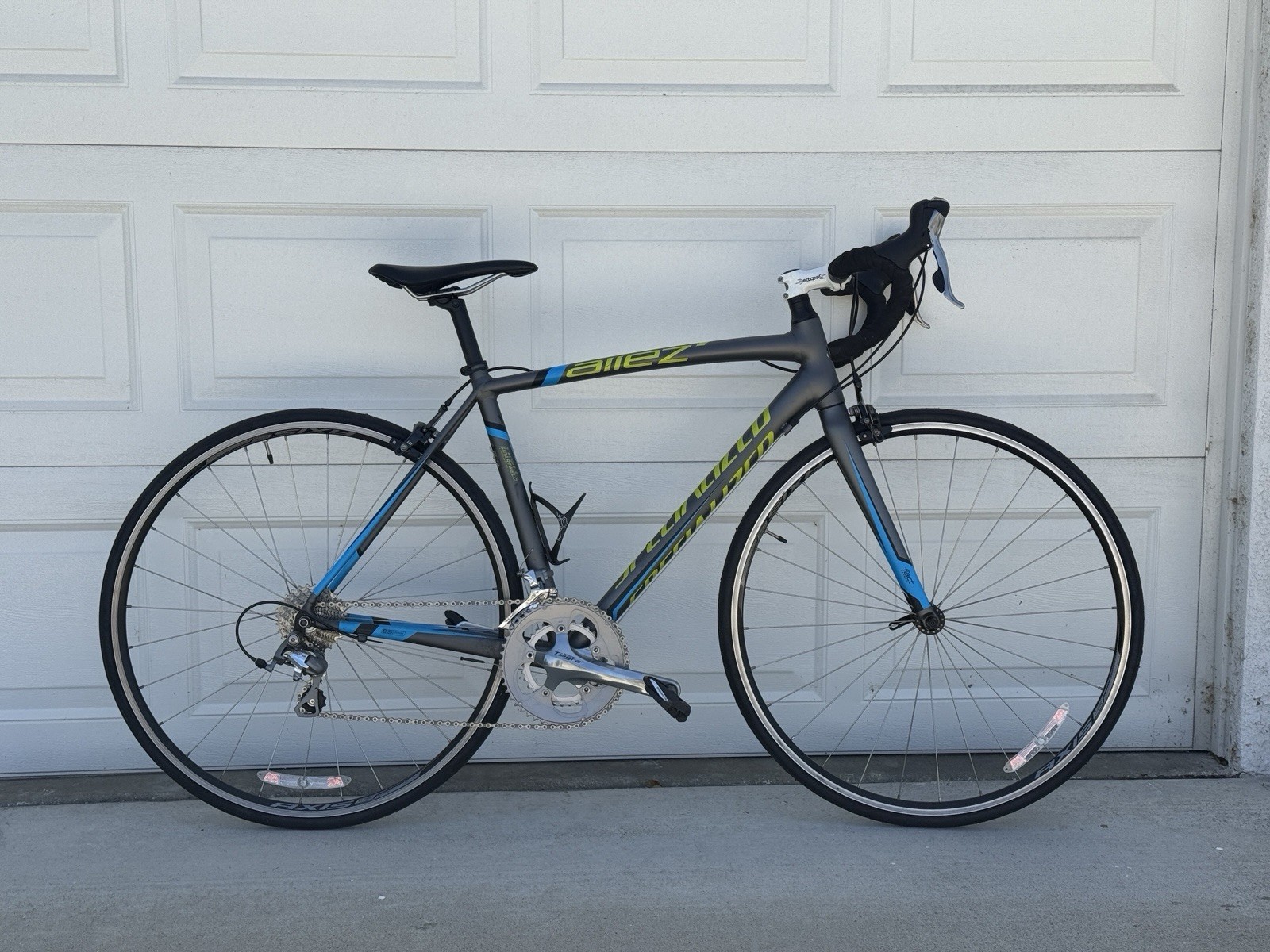 2012 Specialized Allez Road Bike Tiagra 10SPD