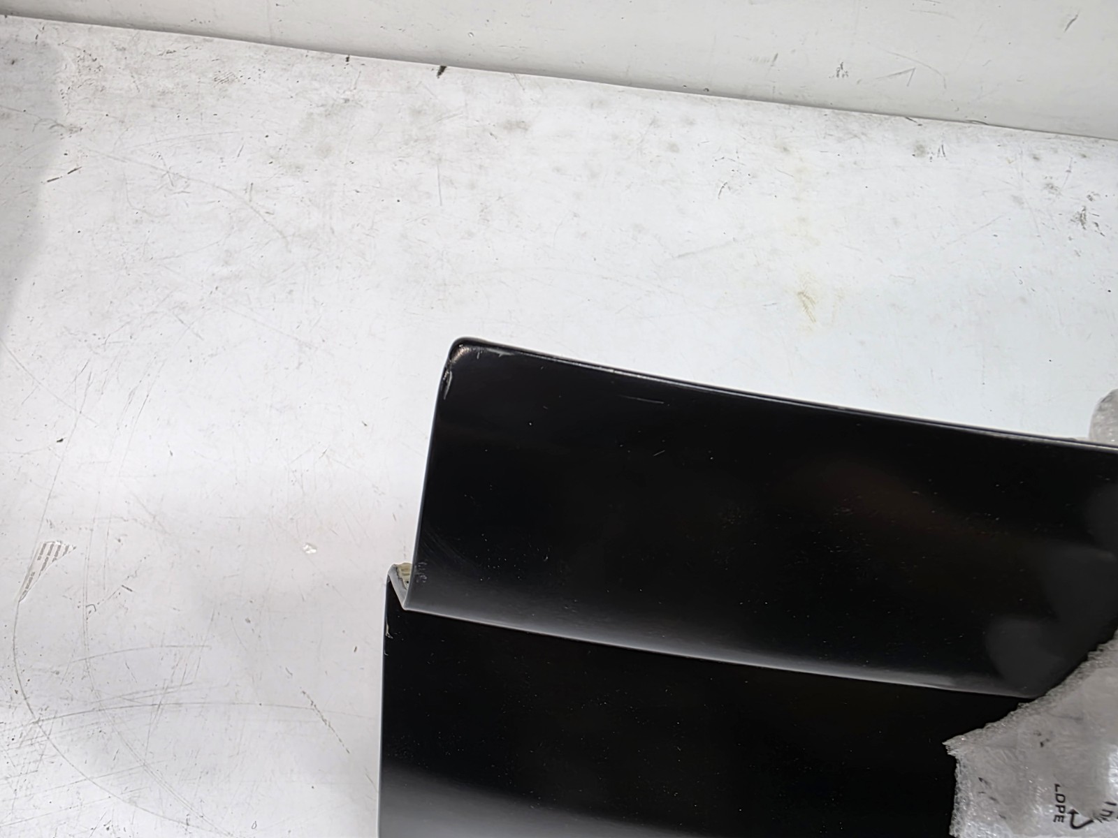 Rolls-Royce Cullinan Rear Lower Condenser compartment lid P/N 41009491136