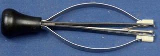 DJ40. BERGEON #30636 PRESTO # 1 HAND REMOVER WITH CENTER PLUNGER TO HOLD HANDS