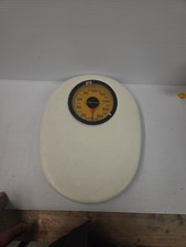 HEALTHOMETER PERSONEL SCALE - 300lb CAPACITY-slight Cracks On Bottom-works Good