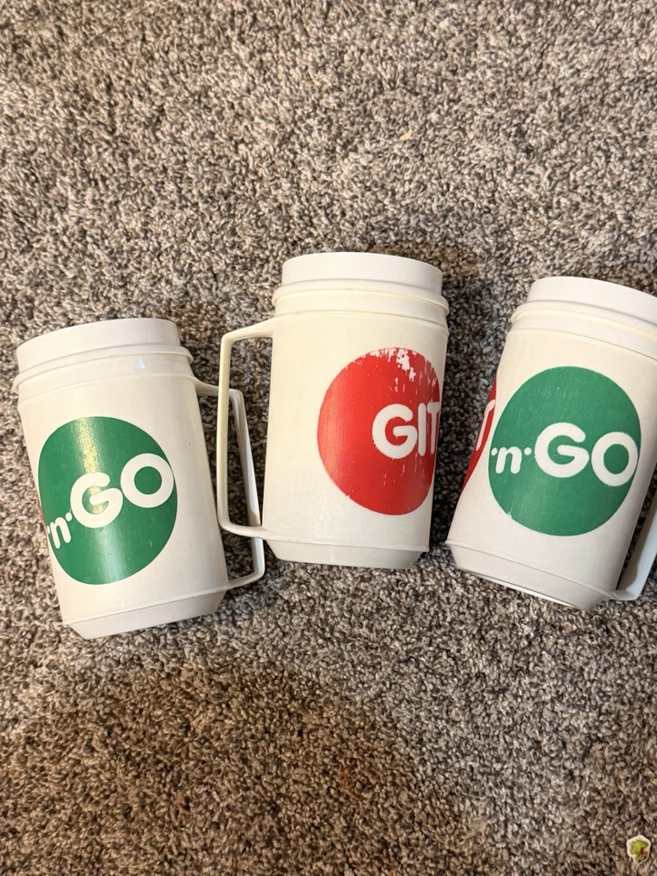 Lote De 3 Tazas De Viaje De Plástico Aisladas Aladdin De Colección Git N Go 12 Oz con Tapa Foto 2 de 4