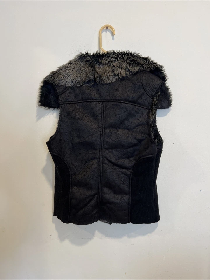 Members Only Women's Fur Collar Black Vest Jacket - Image 2 of 2