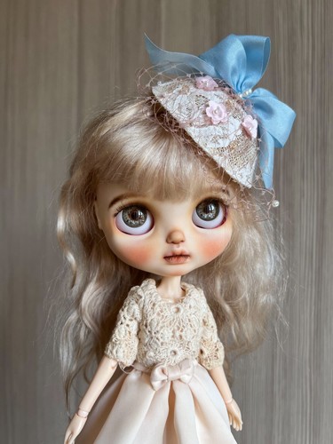Blythe Doll Clothes -- Elegant Cream Dinner Dress Set (OOAK) - Picture 3 of 20