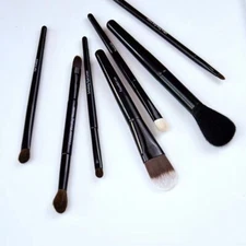 Bobbi Brown 7 PC Essential Limited Editition BrushTravel Size New in Sleeve