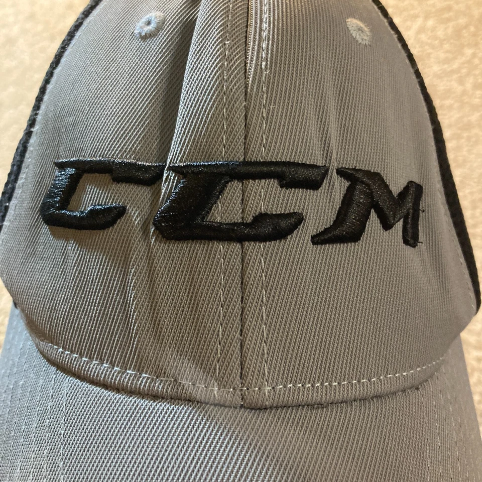 Gorra ajustada elástica CCM Fitmax70 S/M gris hockey para hombre Foto 3 de 4