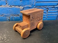 NICE VINTAGE 1979 TOYSTALGIA UNITED TELEPHONE CO. OF INDIANA WOOD TRUCK BANK
