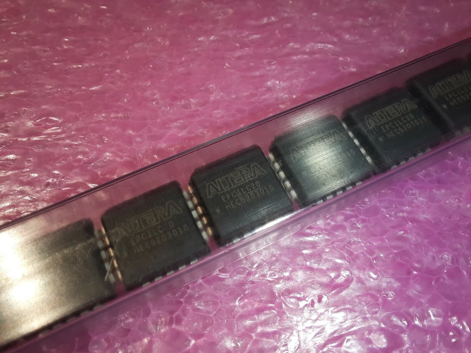 1pc ALTERA EPC1LC20 Configuration EPROM 20-Pin PLCC