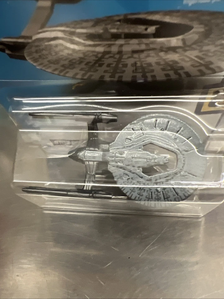 2019 Hot Wheels HW Screen Time 7/10 Gray Star Trek U.S.S. Vengeance #52 Ship - Image 2 of 2