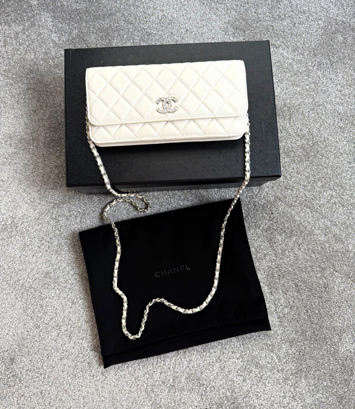 CHANEL White Quilted Leather Chain Wallet with Chain Strap & CC Logo